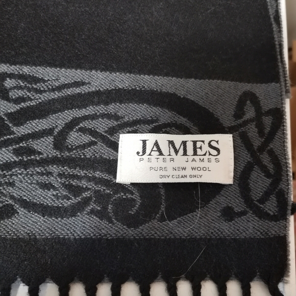 Peter James Womens Pure Wool Scarf Black Cooper Reversible - Picture 2 of 4